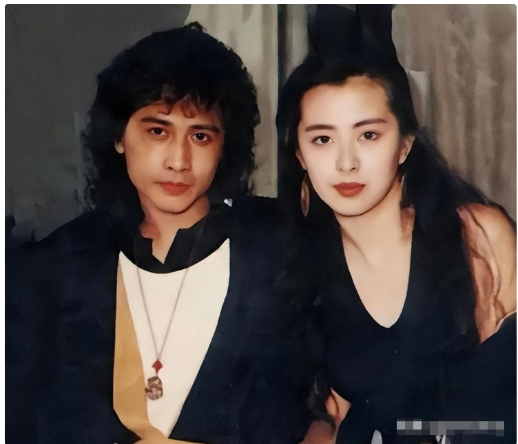 回顾王祖贤因齐秦私生子结束15年虐恋如今的她证实刘德华没说错