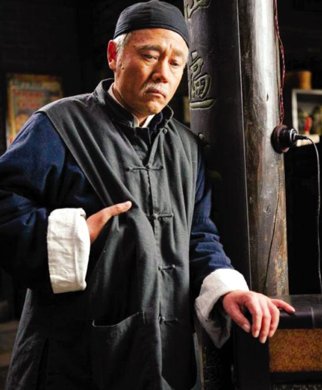 回顾国家演员陈宝国娶初恋赵奎娥41年宠妻如宝今儿子让他烦恼