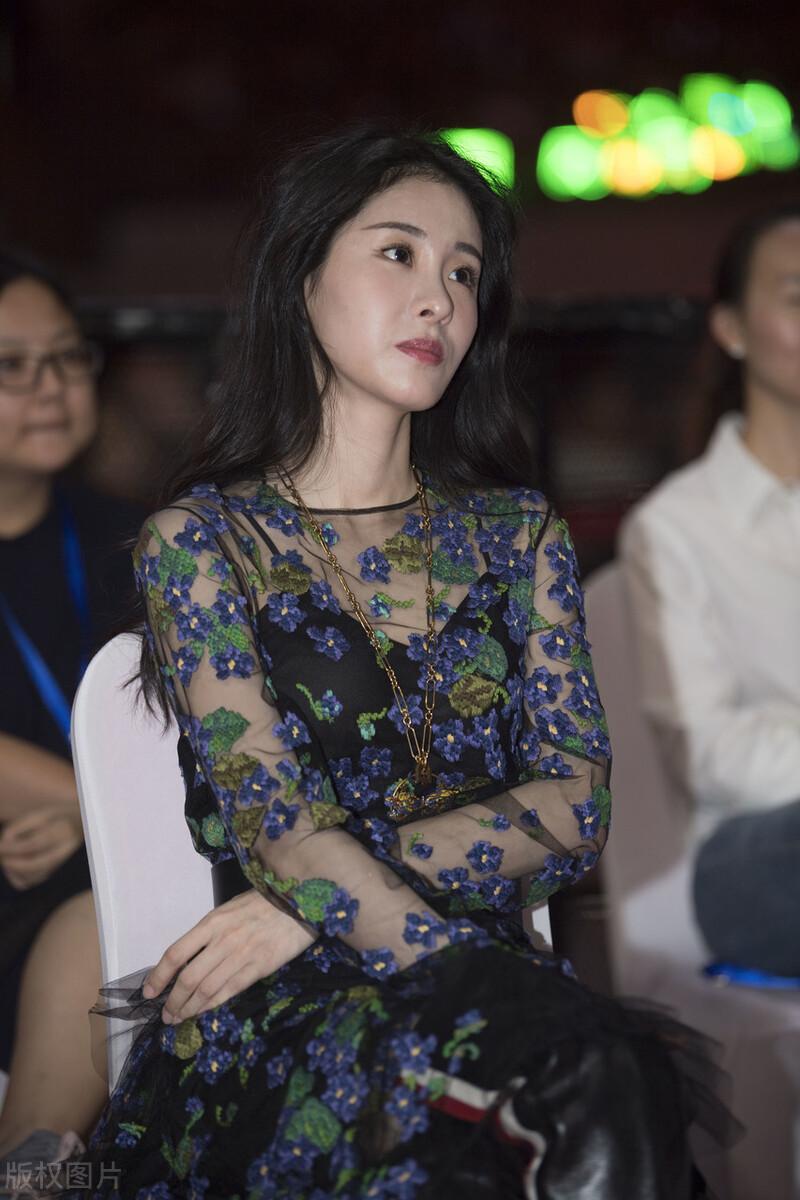 回顾精明张碧晨不要名分只要孩子看似一无所有但已经赢了一切