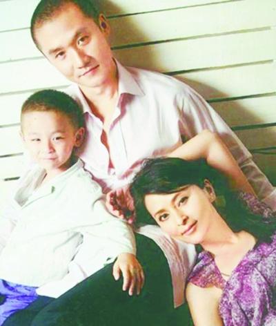 回顾演员黄志忠与前妻13年共度风雨离婚那天儿子的话让他落泪