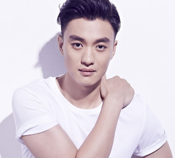 回顾主持人朱丹离婚后再嫁周一围4年生2胎生活中有苦也有甜