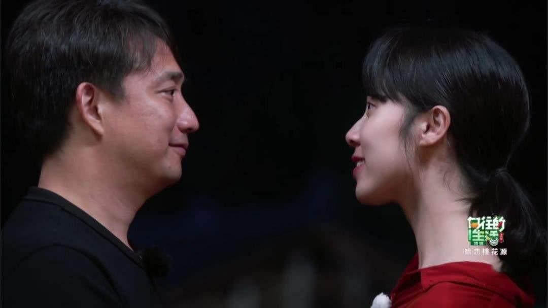 回顾孙莉18岁跟了老师黄磊婚后在家生儿育女容忍老公有绯闻