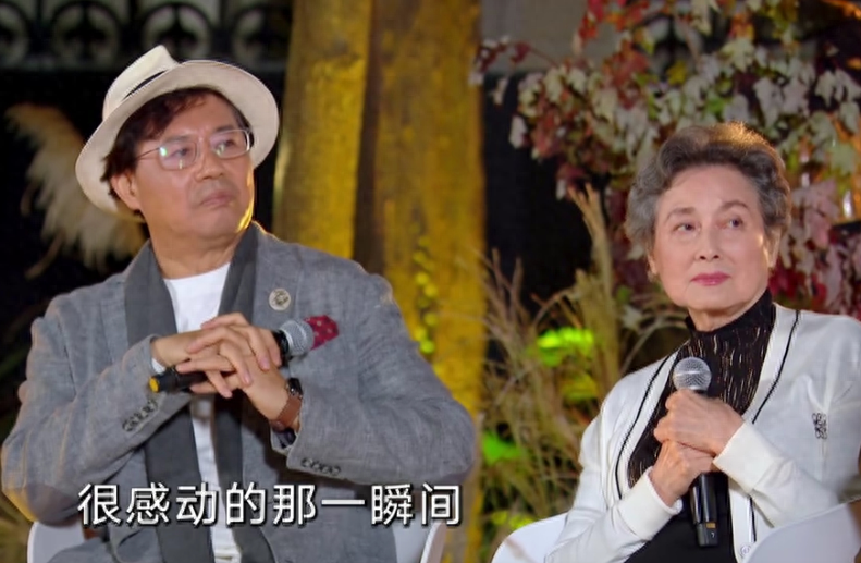 回顾向梅与丈夫恩爱64年71岁得脑梗息影如今儿子成她的骄傲