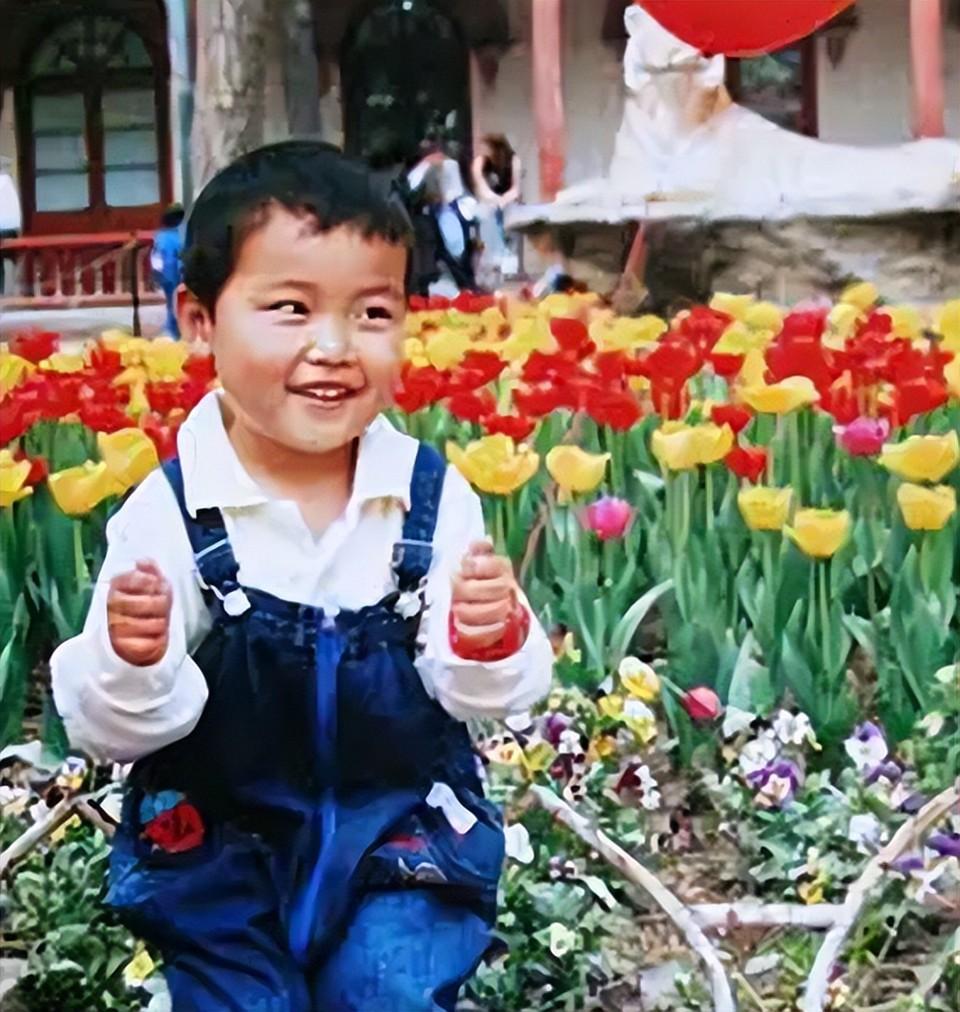 回顾中途辍学一度上不起大学的翟志刚应该好好感谢他的大姐