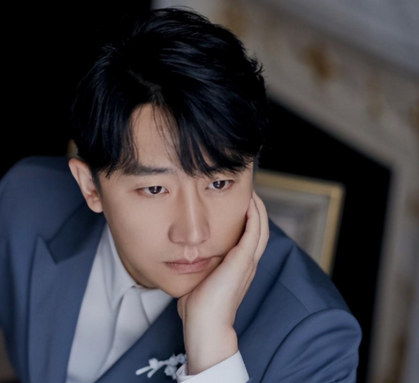 黄轩,实力派演员,毕业于北京舞蹈学院音乐剧专业.