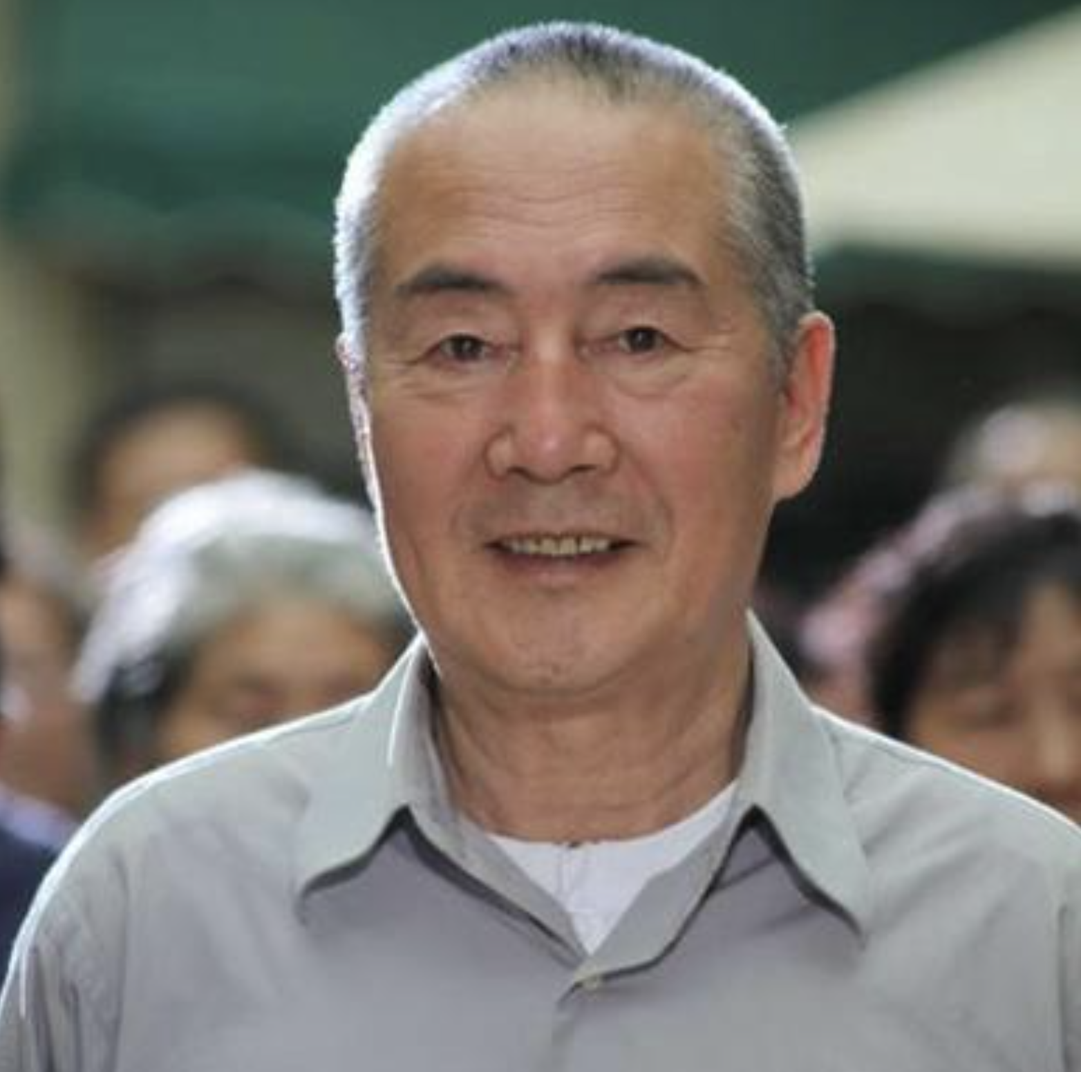 回顾杜雨露因肺癌病逝葬礼仅6人参加遗孀的坚持令人泪目