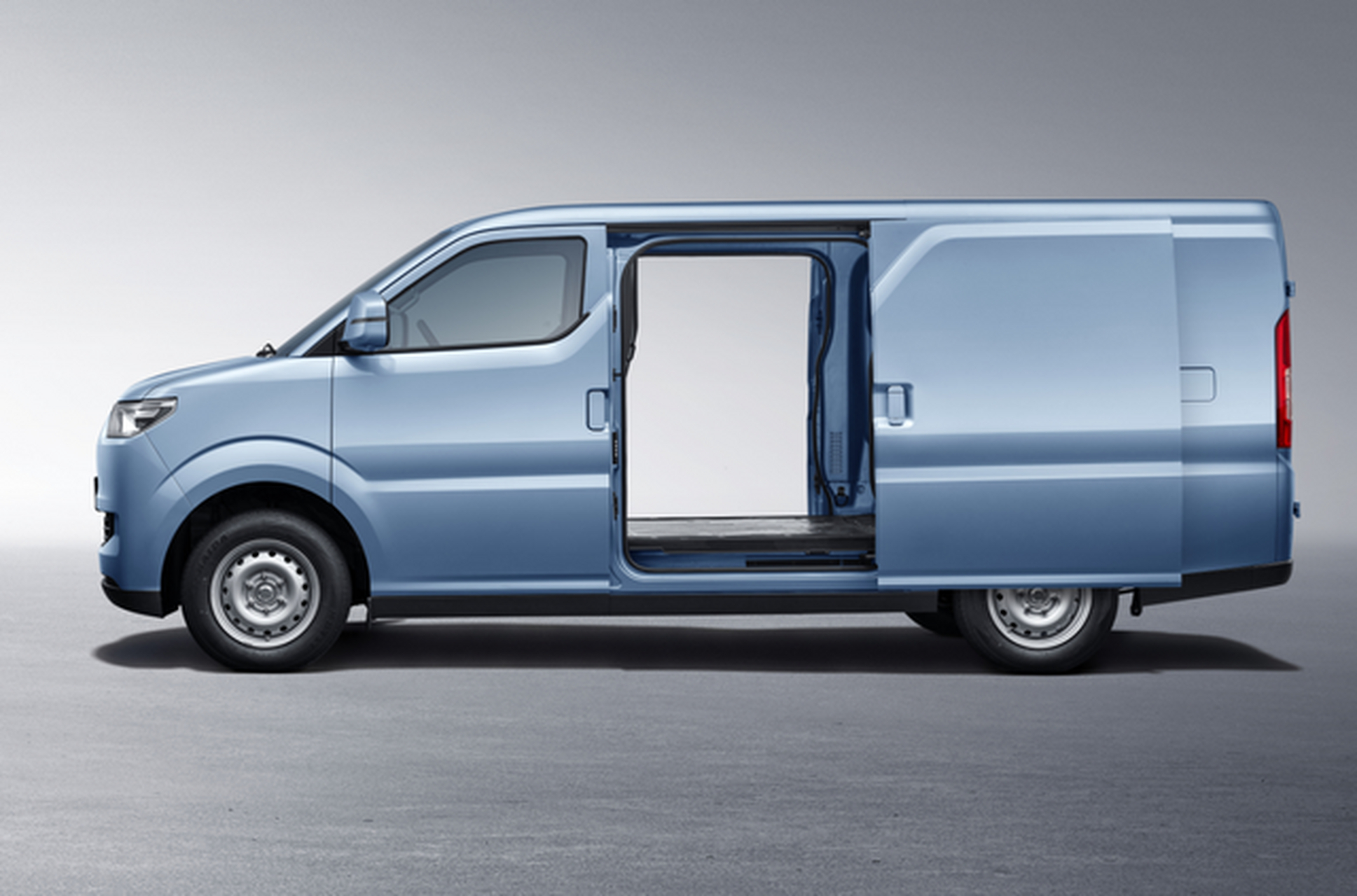 新能源汽车市场竞争激烈,瑞驰新能源推出的纯电动物流车型瑞驰ec75