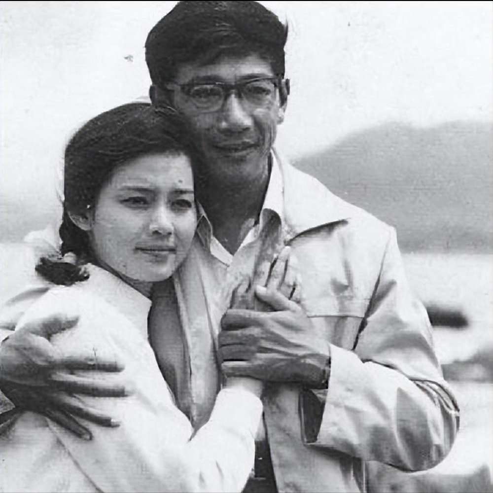 回顾米家山和潘虹离婚后无儿无女对父亲有愧今和前妻当亲人