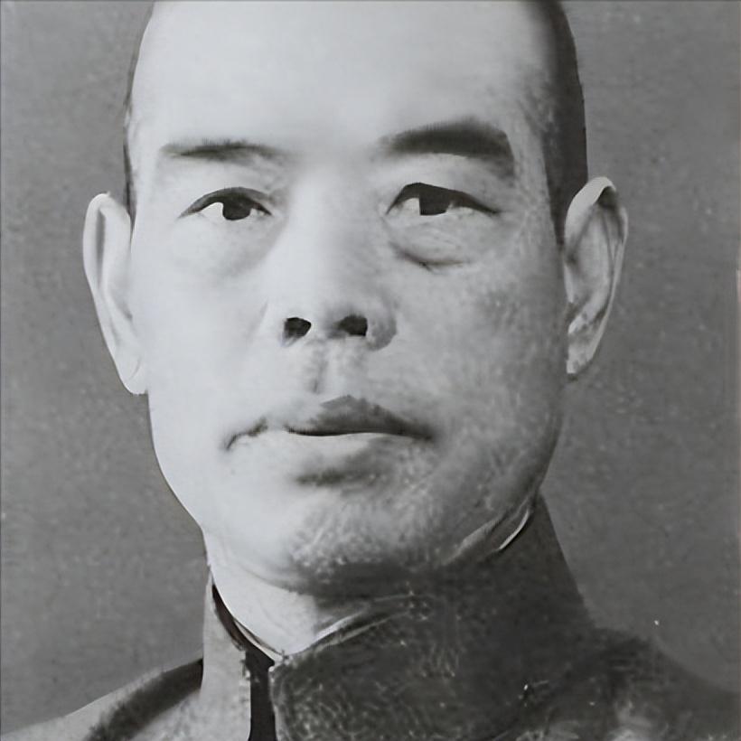 国军一个步兵师编制搞出十几个团来师长权力比一般军长都大