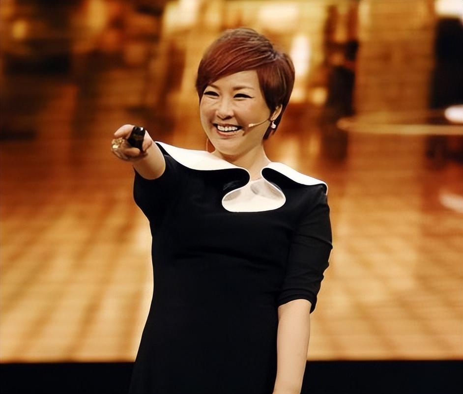 回顾主持人李静从央视裸辞自己当老板嫁给史可的前夫不后悔