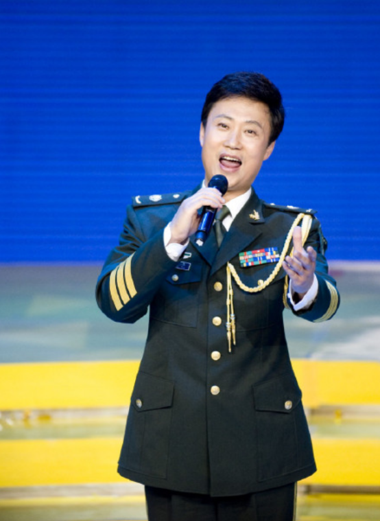 离婚那天,耿为华和女儿抱头痛哭.可在结婚的第15年,郑佳坚决提出离婚.