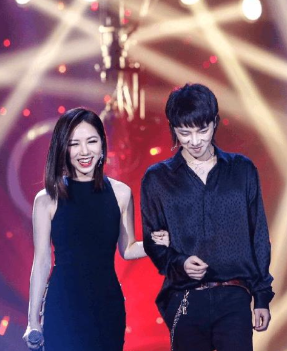 回顾精明张碧晨不要名分只要孩子看似一无所有但已经赢了一切