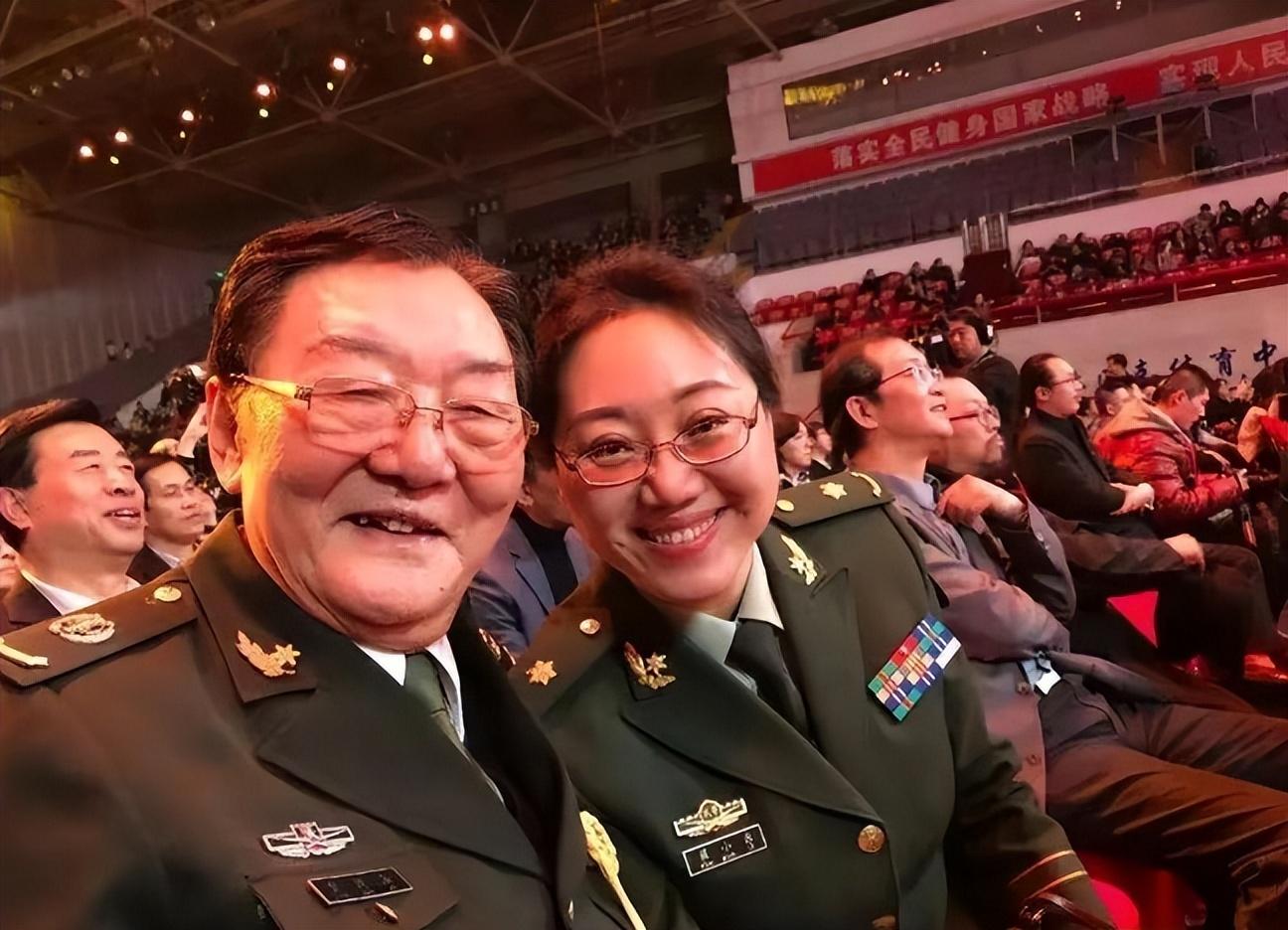 回顾:父亲是大导演,儿子是演员,女儿是编剧,一家人编