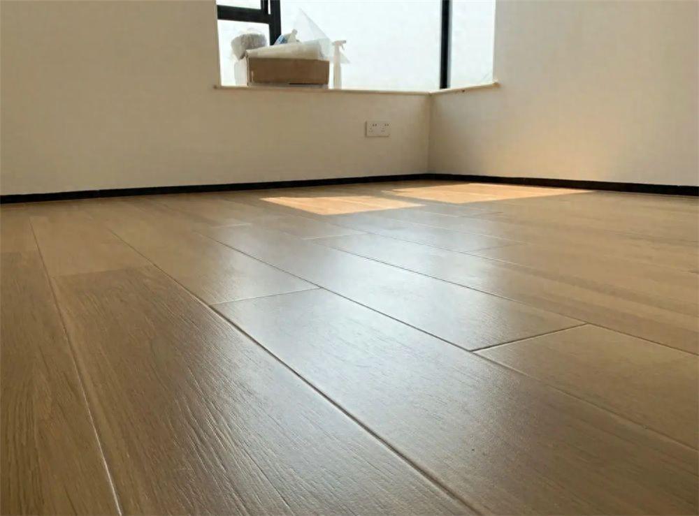 越来越多的家庭不通铺木地板了?学外国人的做法,美观无甲醛