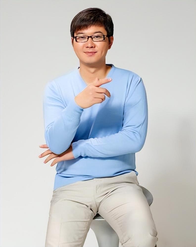 回顾情感主持人赵川两婚两离三婚娶小16岁娇妻他们过得好吗