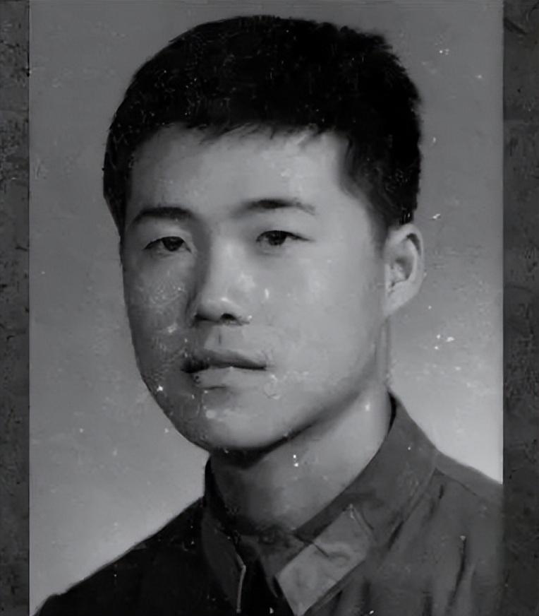 然而,和王江穗的婚姻生活,却让王石很不满意,因为两人巨大的家庭条件