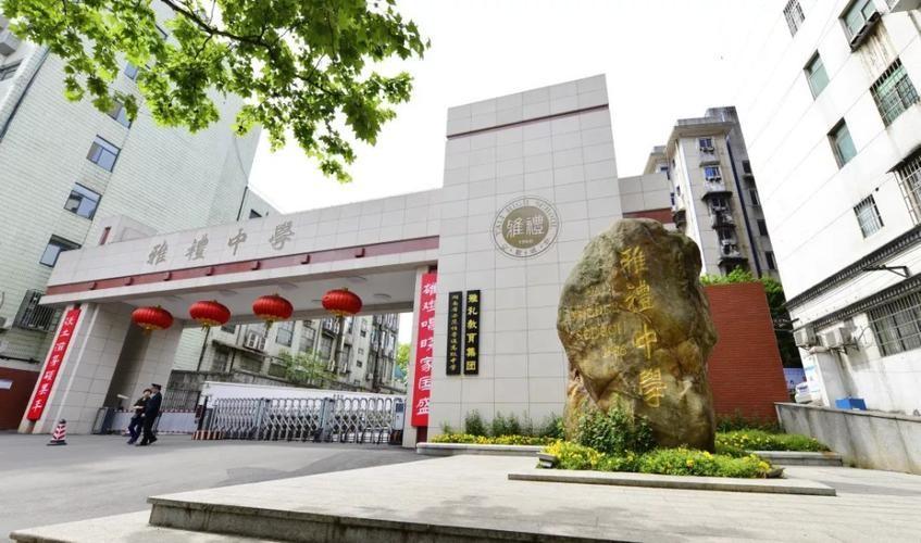 回顾10年前放弃高考凭7门满分考入剑桥大学的黄雨桐回国了吗