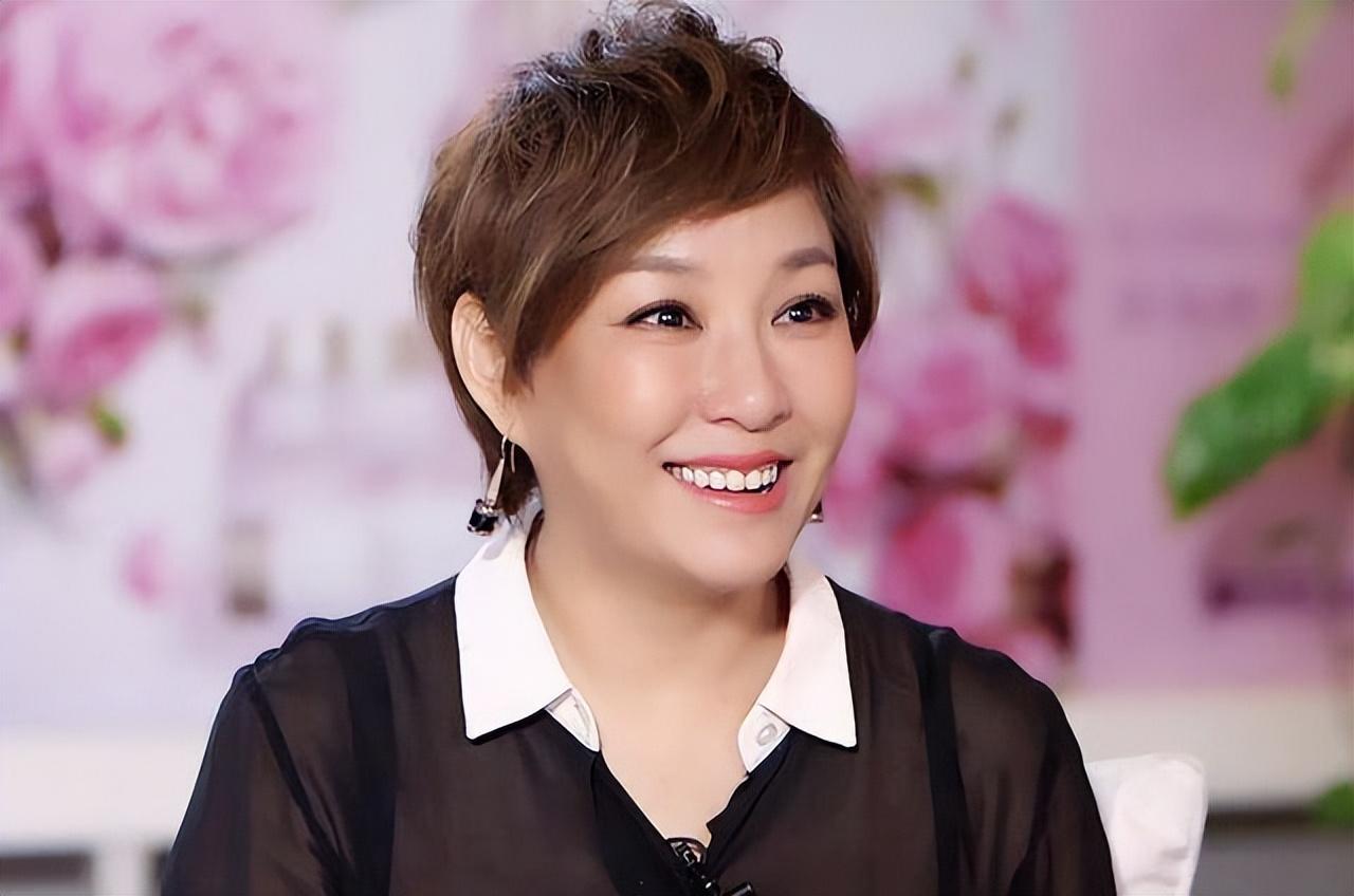 回顾主持人李静从央视裸辞自己当老板嫁给史可的前夫不后悔