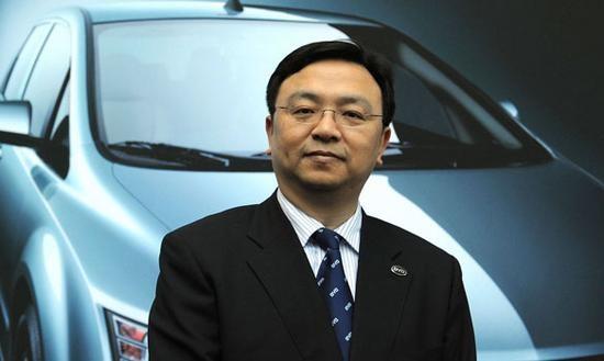 回顾王传福父母去世哥嫂吃糠咽菜供他上学今让哥哥当副总裁