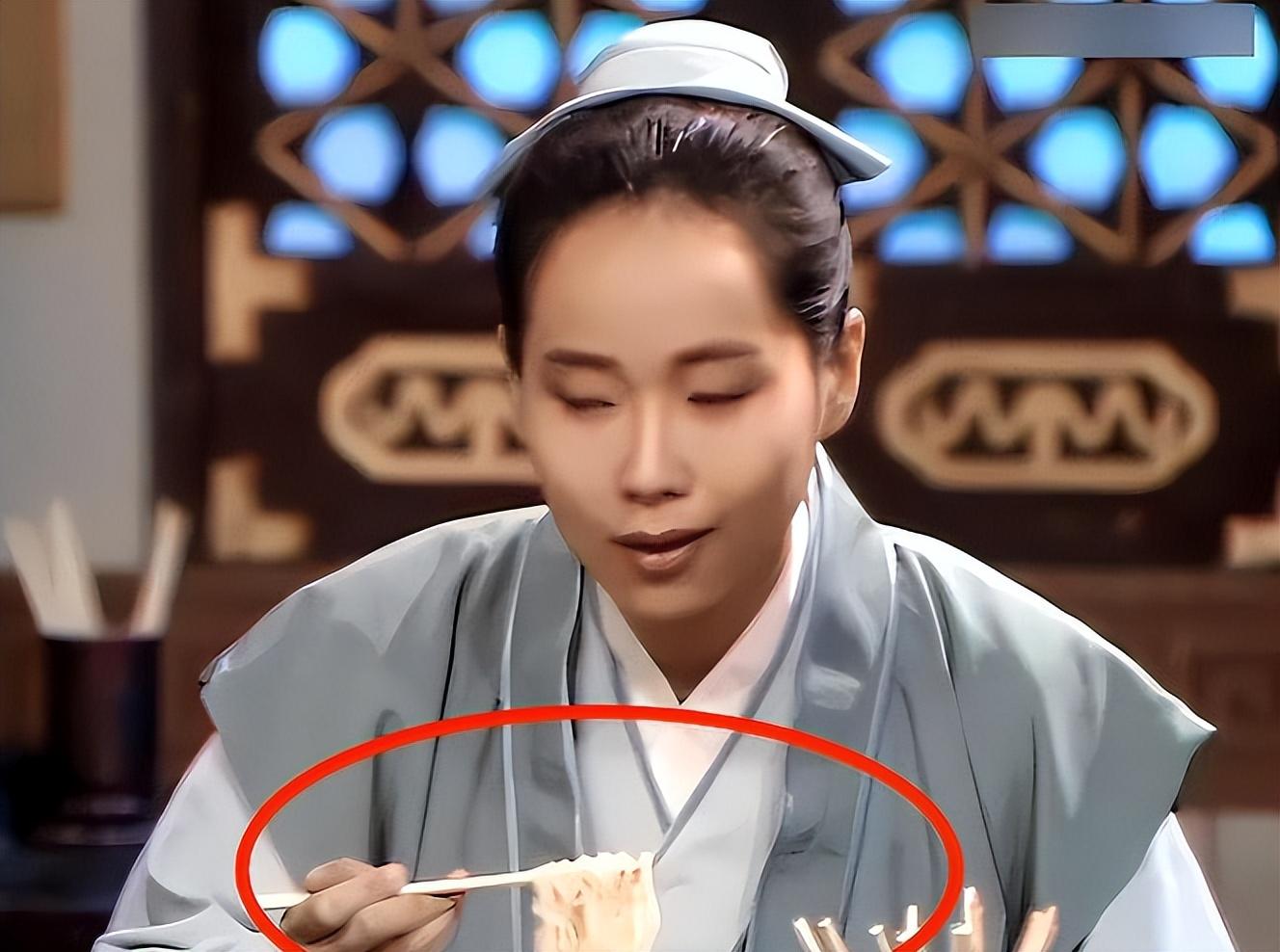 回顾新白娘子传奇中让人笑喷的穿帮镜头最后一张更是离谱