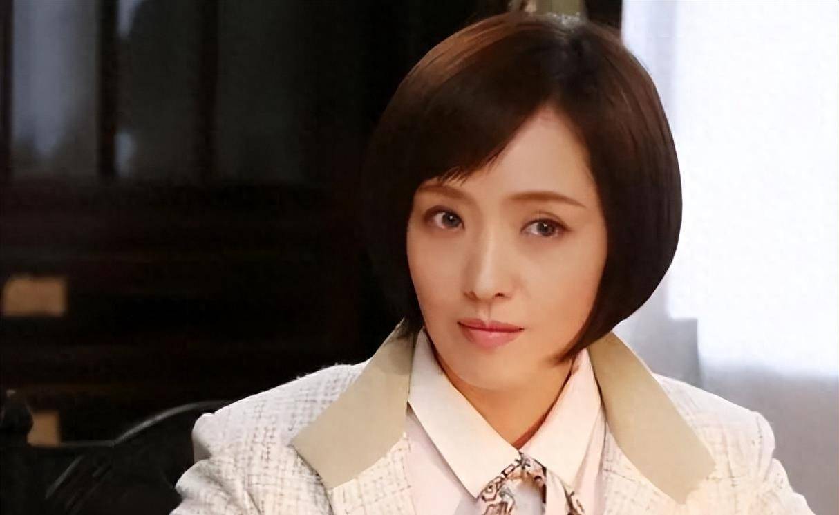 二人的演艺路线之后也发生不少改变,女演员一般到了一定年龄之后就