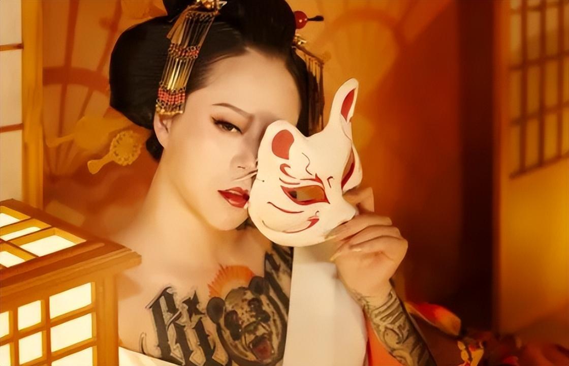 19.戴上面具的她是不是更加神秘了呢18.