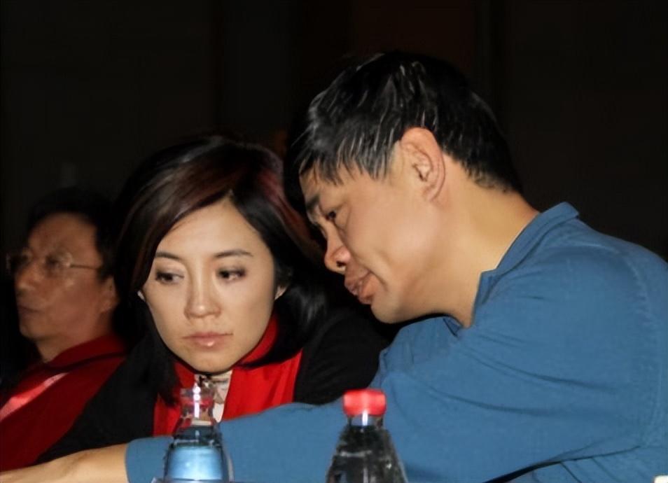 回顾许戈辉想嫁默多克没嫁成只能给人家打工和丁健婚姻受争议