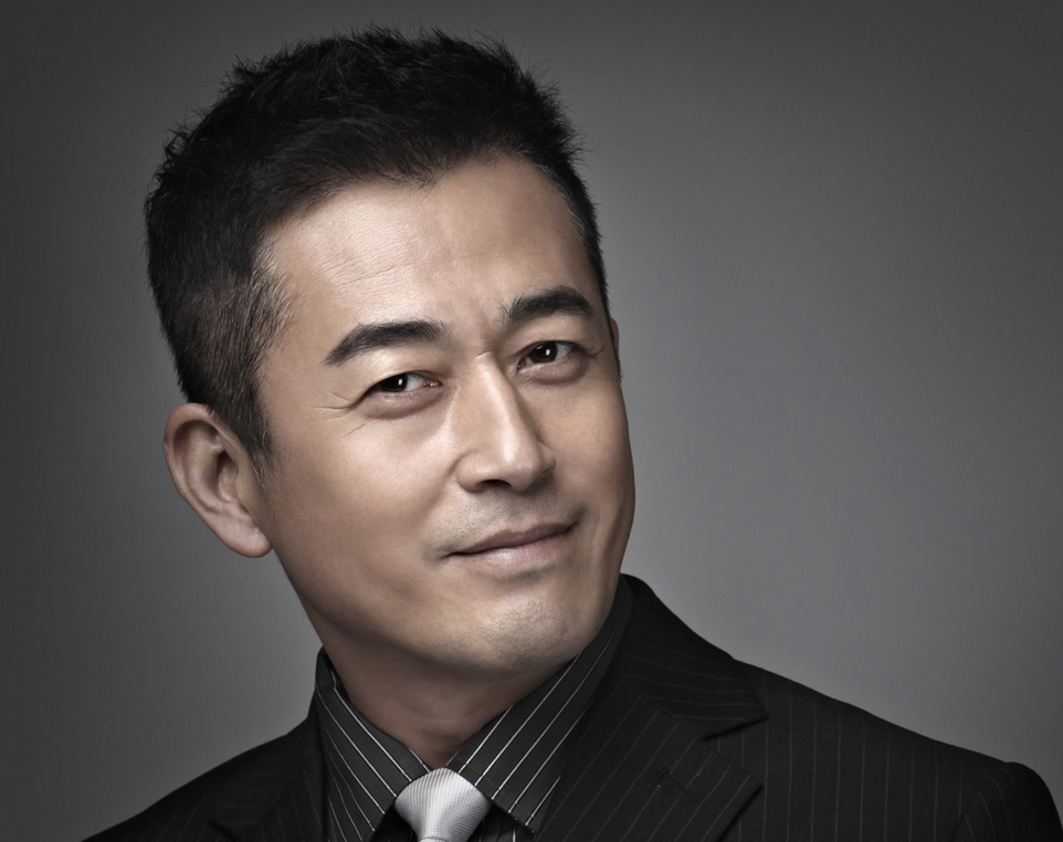 回顾王志飞一婚失败与张歆艺携手7年三天闪婚张定涵获幸福