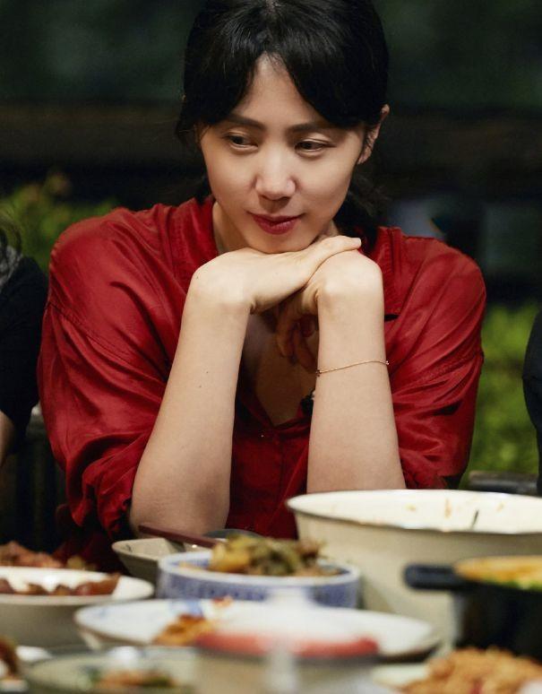 回顾孙莉18岁跟了老师黄磊婚后在家生儿育女容忍老公有绯闻