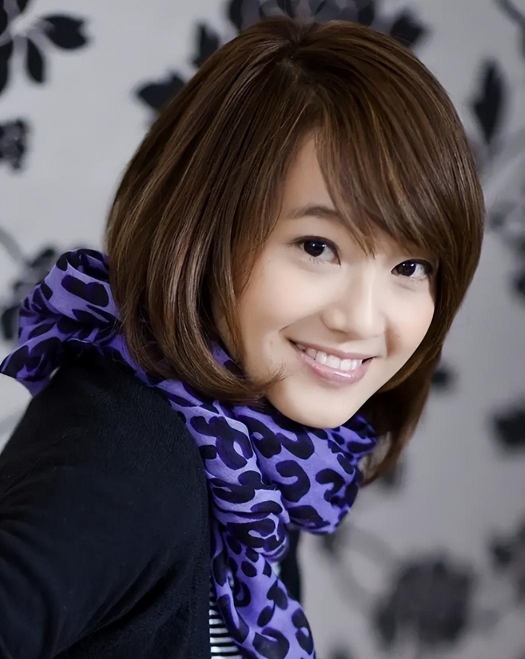 回顾主持人朱丹:离婚后再嫁周一围,4年生2胎,生活中有苦也有甜