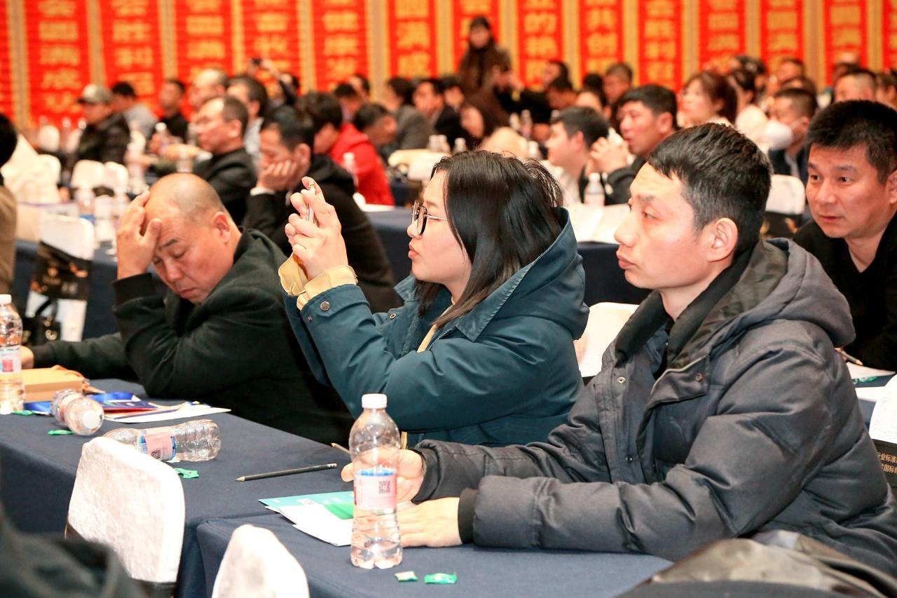 峰会组委会也将不负重望,继续秉承"共建,共享,共赢"的宗旨和公益性的