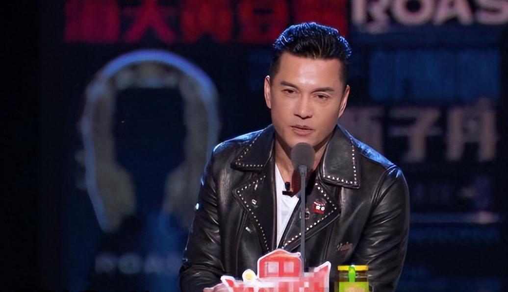 当年吕良伟出演了《上海滩》,他那个时候黑黑黄黄,一脸的胡子从下巴