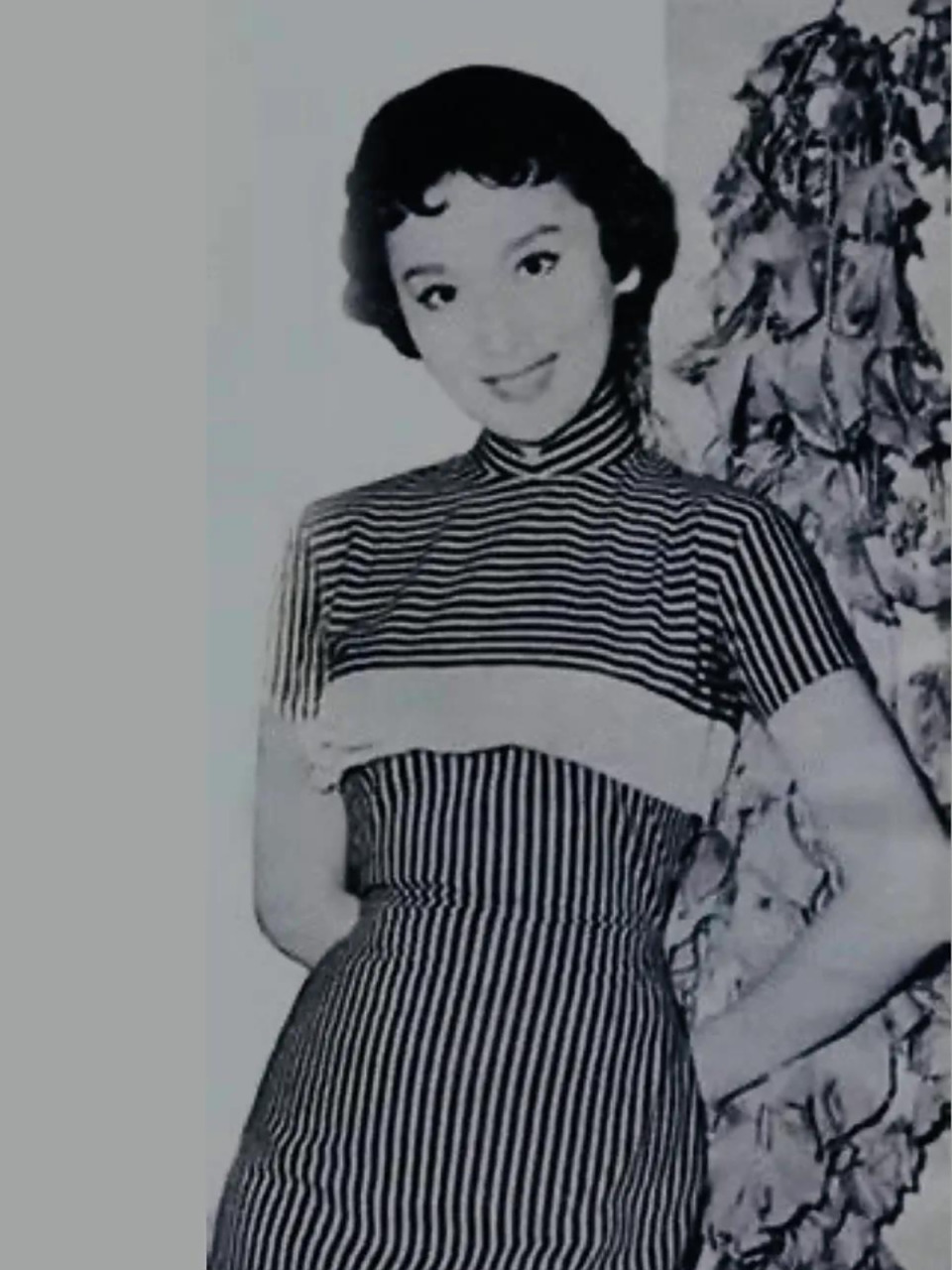 夏梦,原名杨濛,是香港电影界的传奇女演员,被誉为"长城大公主"和"香港