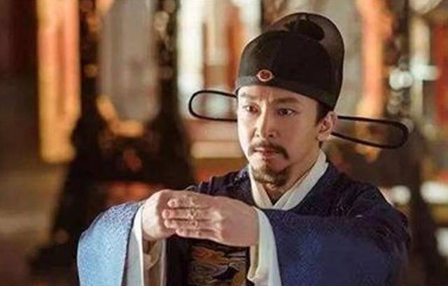 "  在古代,当你遭遇到皇帝大怒时,就好比在现代跟老板火拼一样