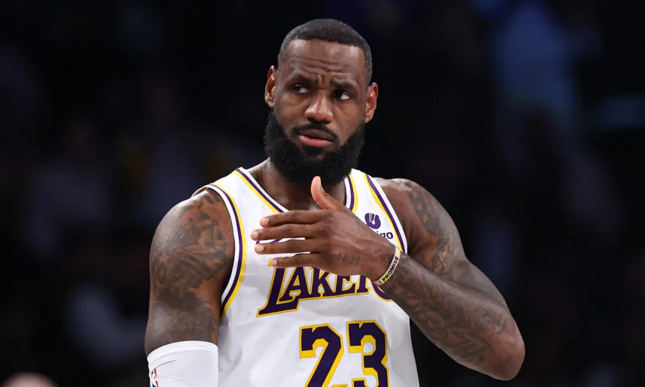 湖人赢了篮网,詹姆斯豪砍 40 分,9 记三分,这表现确实封神!