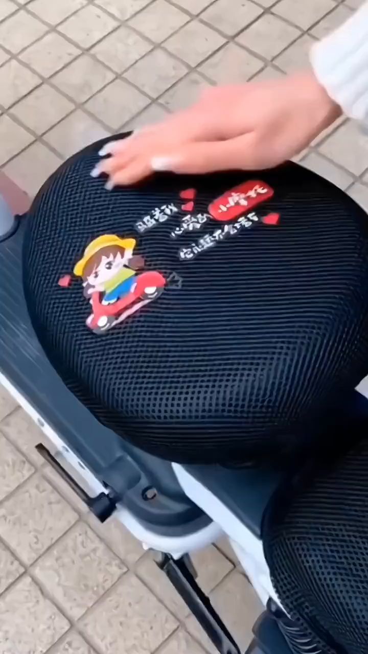 这种电动车座套,防晒隔热透气好,电动车坐垫套四季通用