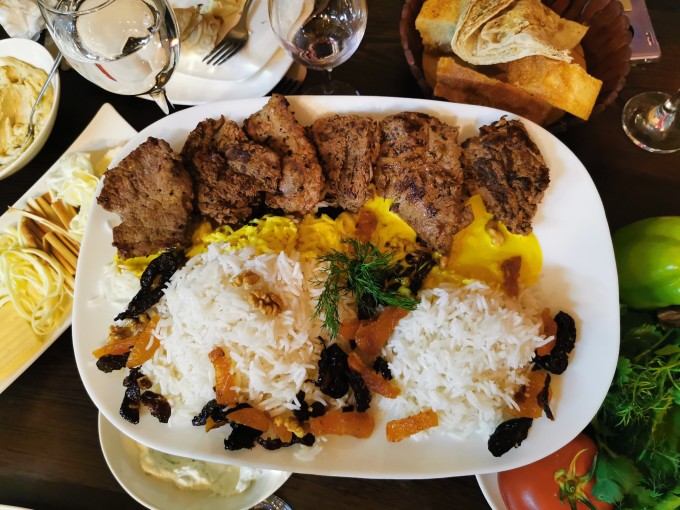 一个以烤羊肉串出名的国家,技术堪比新疆