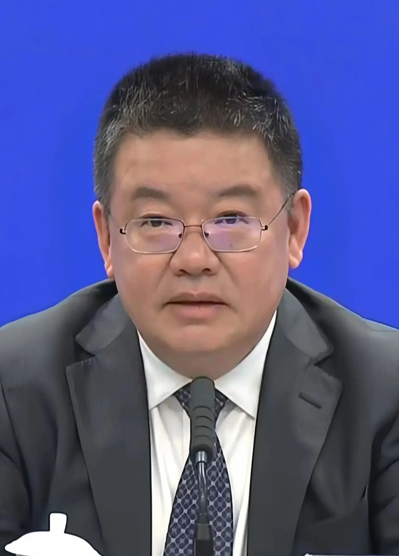 只要聊起时事要闻,王林(只要聊起时事要闻,王林经常充当主播)