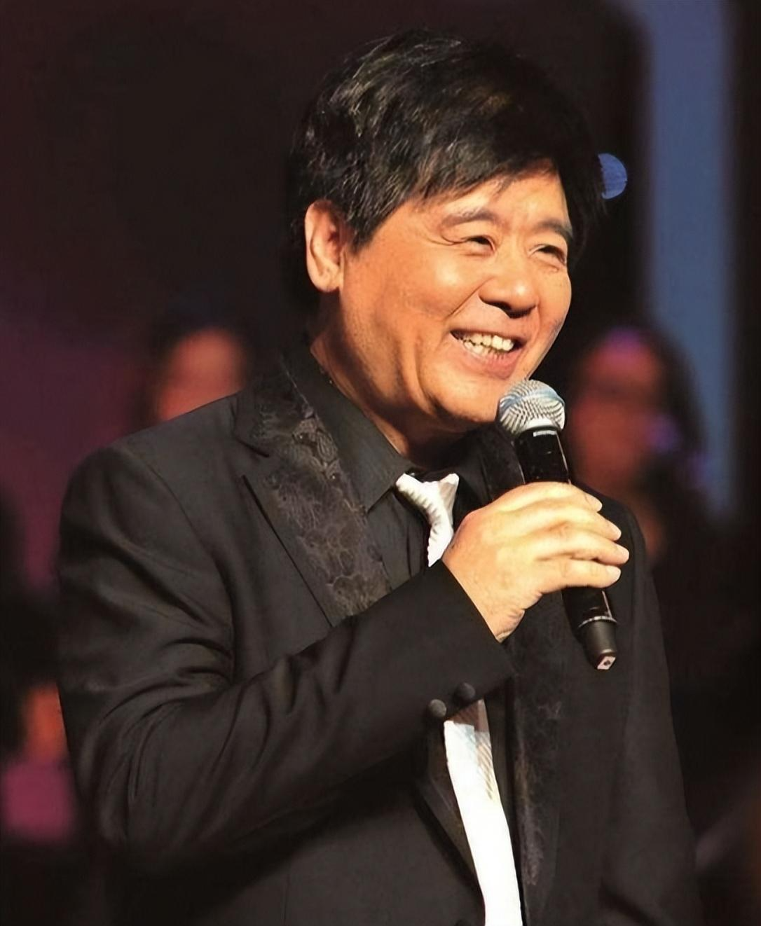 著名歌唱家王洁实:时常缅怀离世一年的谢莉斯,如今72岁独自登台