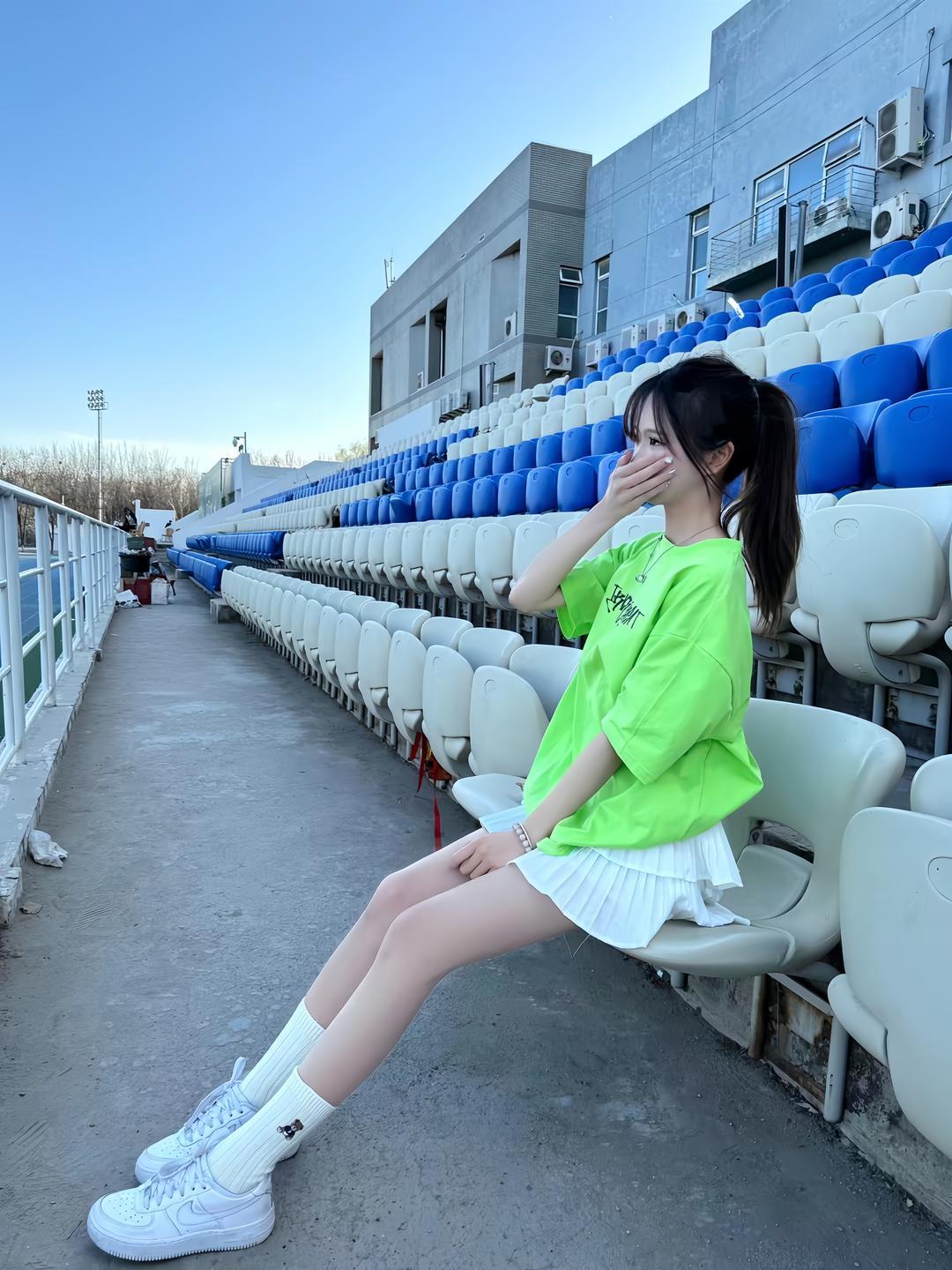 绿眼睛美女