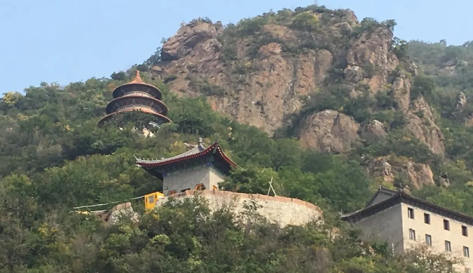 辽阳龙峰山风景区简介图片