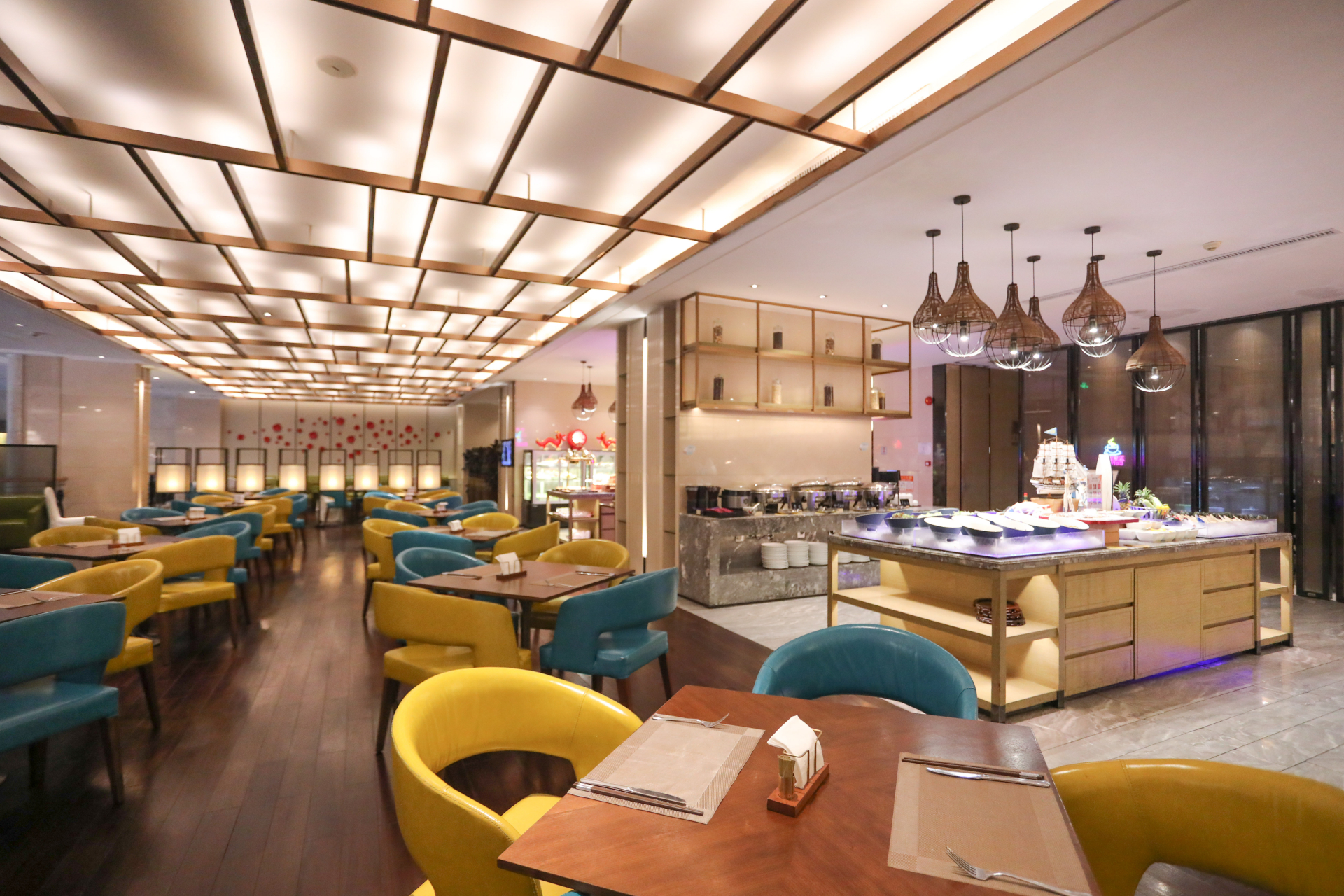 广州大厦是老牌酒店了, 没想到这里的自助餐水准也超出我的预期哦.