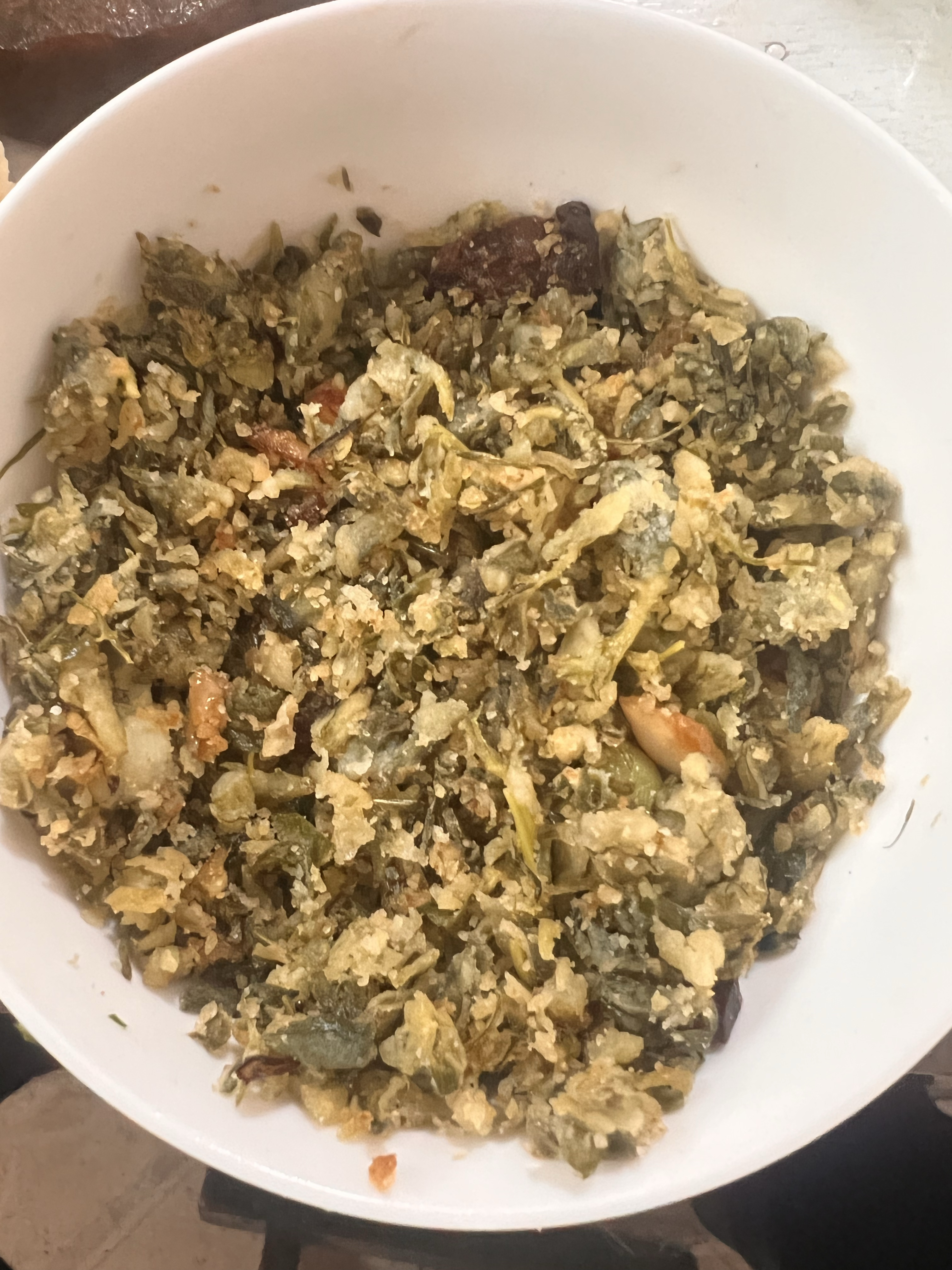 这是一道美食我们叫苦累是这个音不知道是不是这两个字苜蓿叶的