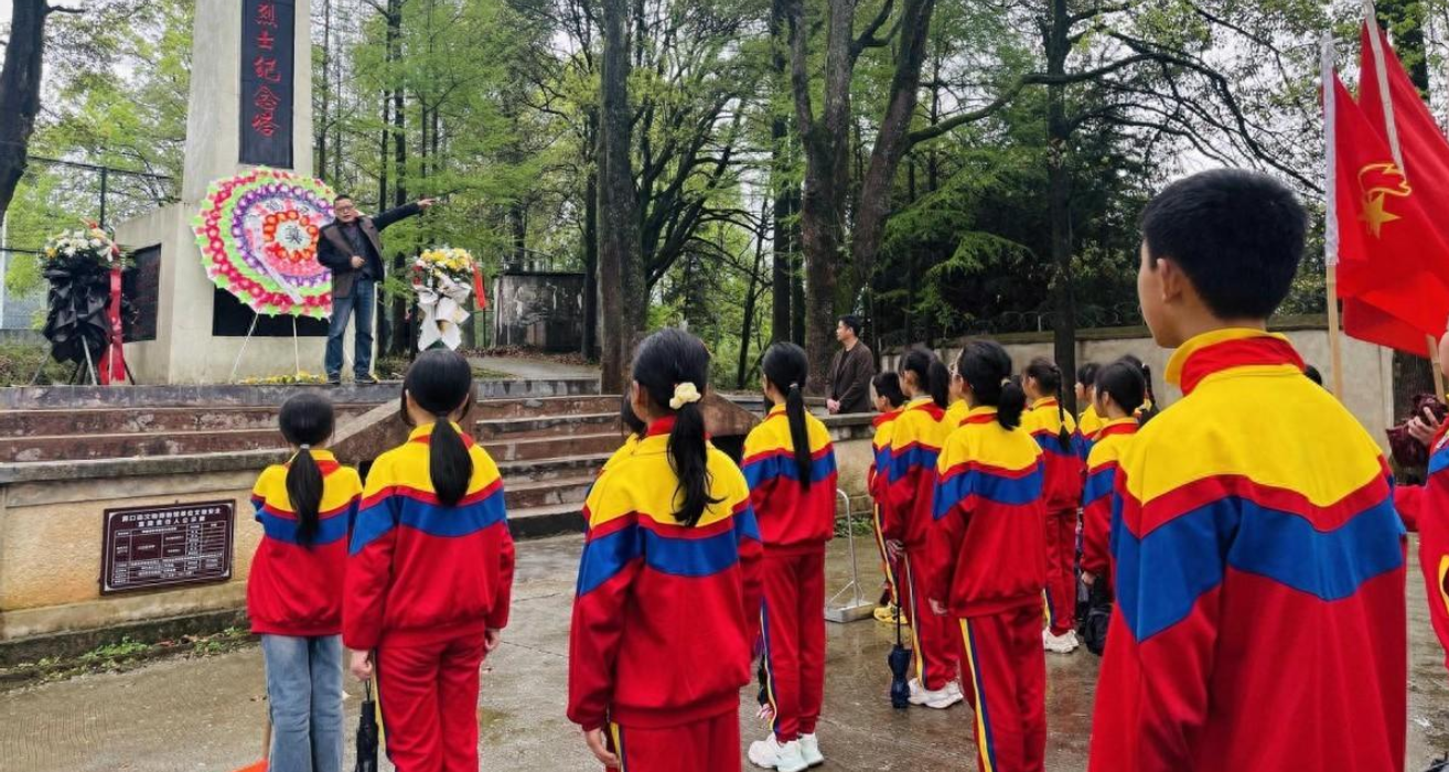 传风骨 铭遗志:洞口县江口镇中心小学举行"缅怀英烈"祭扫活动