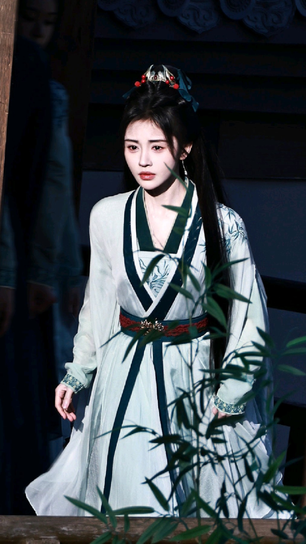 鞠婧祎千香竹意青衣造型好好看,这套衣服真的很应景了!