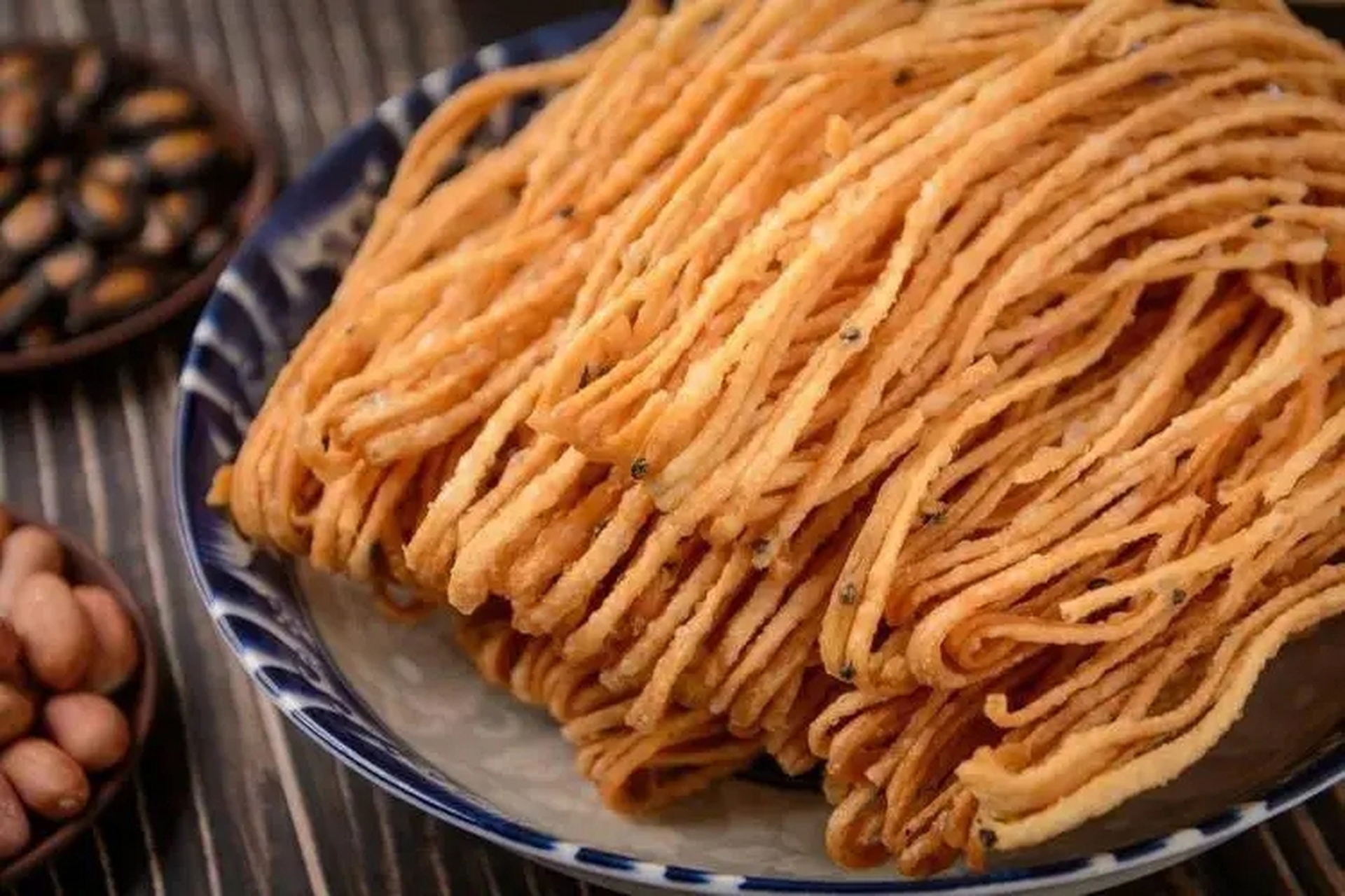 清明节北方美食,馓子  馓子,虽源自寒食节的禁火寒食风俗,却在岁月