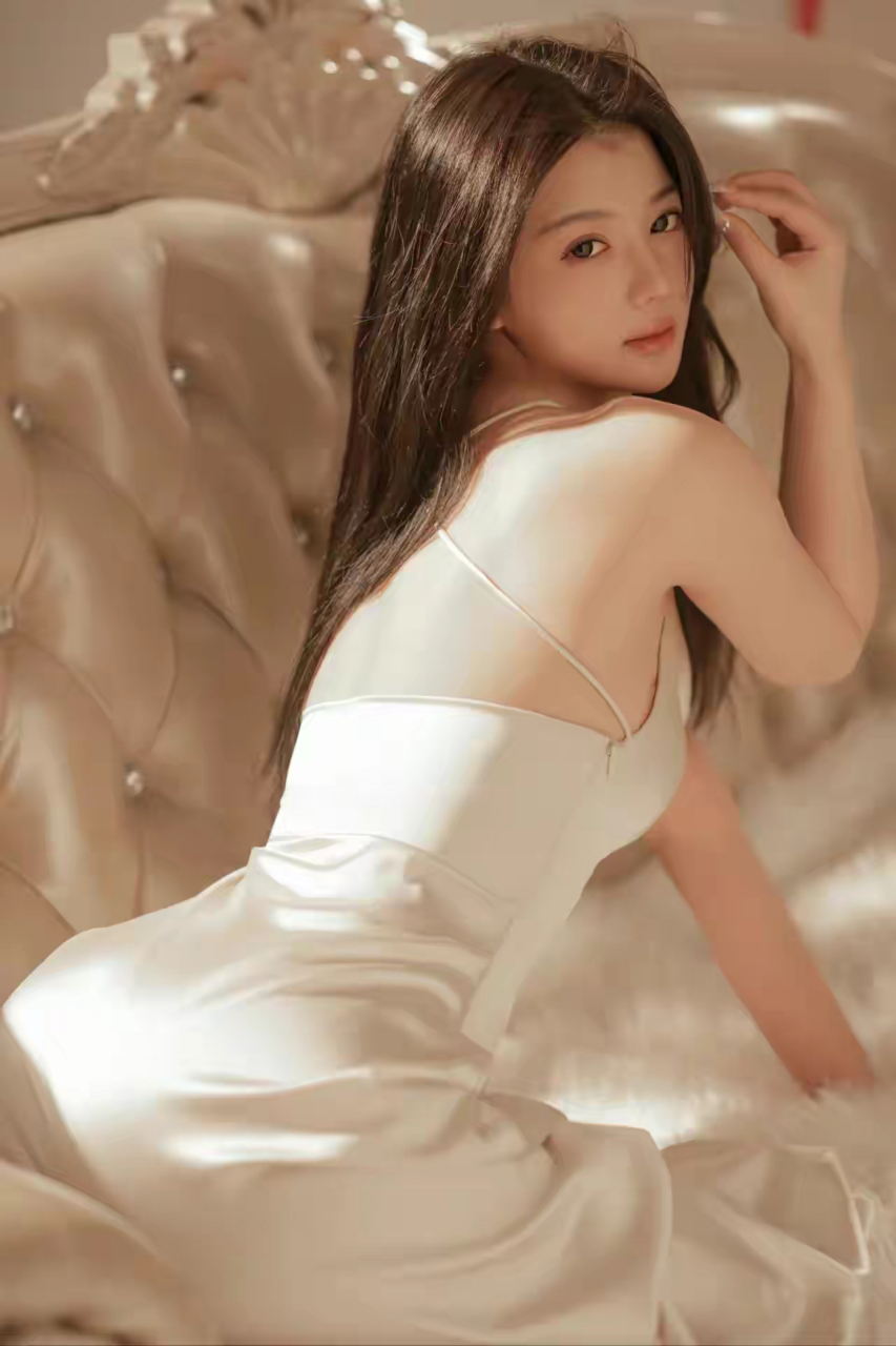 性感妩媚的女人并不是只有外表上的美丽,她们更加注重内在的修养和