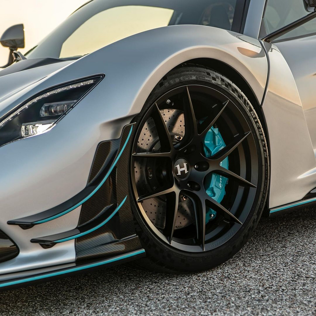 轩尼诗毒液f5革命是最内脏hypercar在这个星球上!