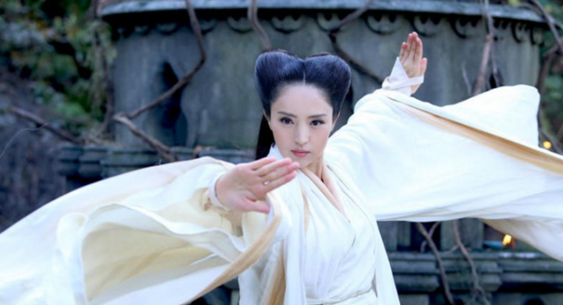 斗酒僧在阅读《九阴真经》后与王重阳斗酒比试,误伤林朝英.