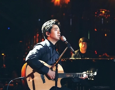 不生孩子李健结婚19年后与妻子的二人世界依旧很甜蜜